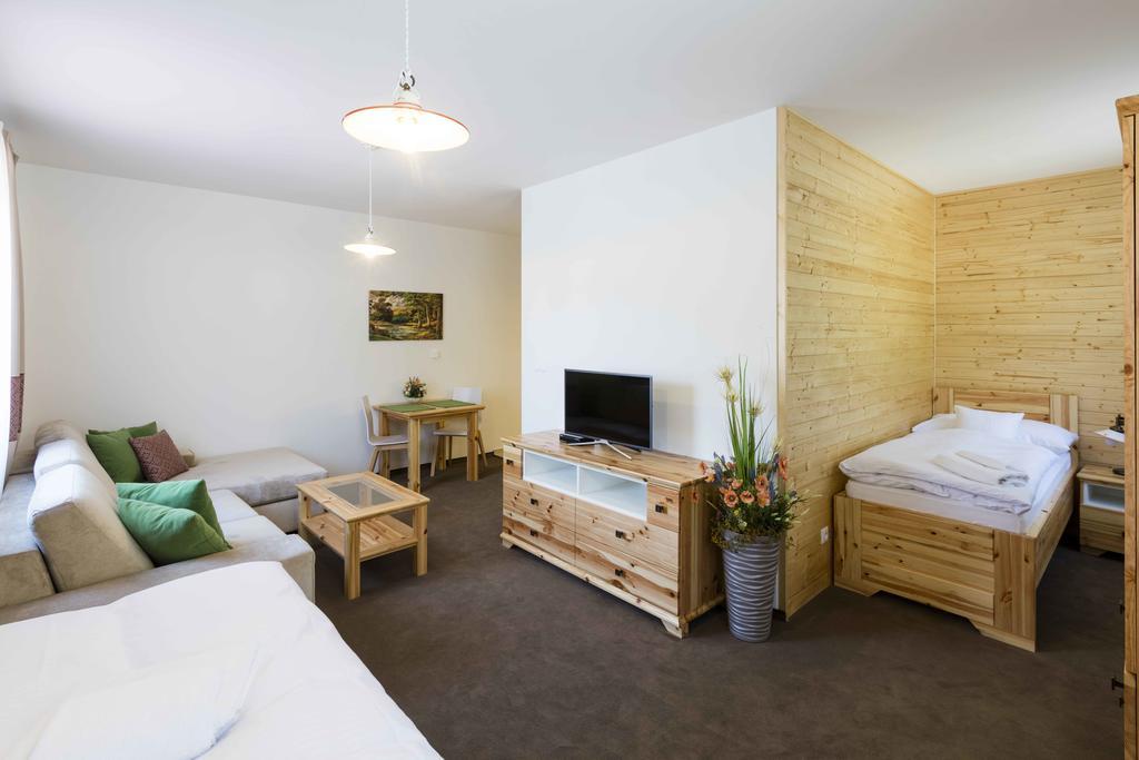 Rezort Gothal Apartmany A Penziony Доновали Екстериор снимка