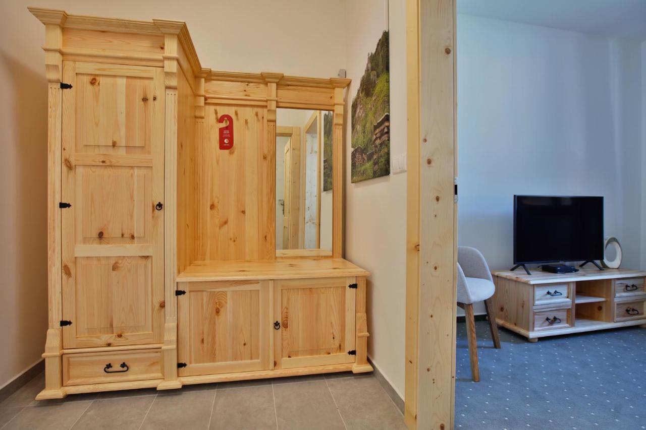Rezort Gothal Apartmany A Penziony Доновали Екстериор снимка